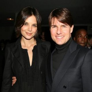 Al Divorciarse de Tom Cruise, Katie Holmes Abandona la Cienciología y regresa al Catolicismo
